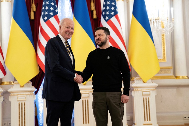 Chiến sự ngày 362: Chuyến đi lịch sử của ông Biden đến Kyiv có mạo hiểm? - Ảnh 1.