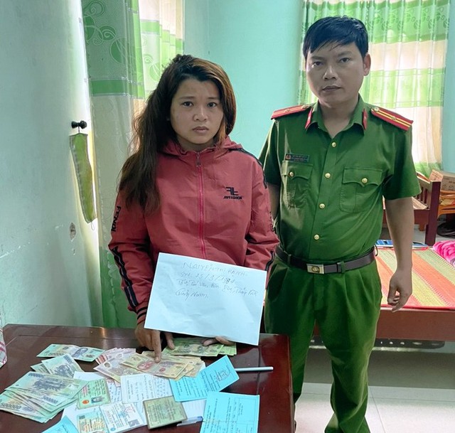 Quảng Nam: Cô gái mang 5 tiền án vẫn ra chợ lén trộm cắp tài sản - Ảnh 1.