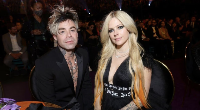 Avril Lavigne và bạn trai chia tay, hủy hôn sau 10 tháng đính ước - Ảnh 1.