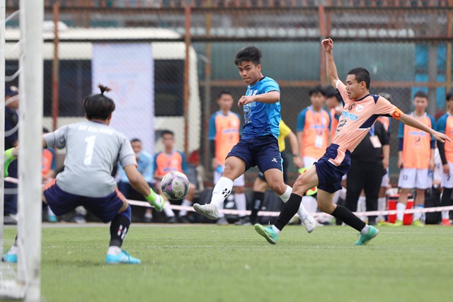 Cầu thủ ghi hat-trick cho ĐH Sư phạm TDTT Hà Nội từng ăn tập chuyên nghiệp - Ảnh 1.