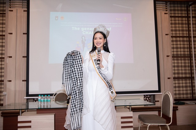 Hoa hậu Bảo Ngọc diễn thuyết trước hàng trăm sinh viên tại đại học ở Ấn Độ - Ảnh 6.