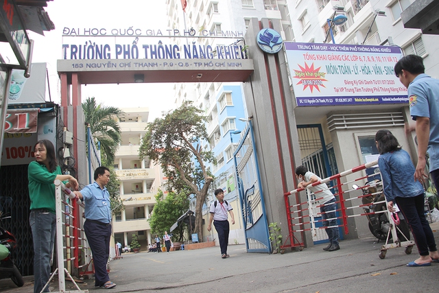 Trường Phổ thông Năng khiếu ĐH Quốc gia TP.HCM công bố thông tin tuyển sinh lớp 10 - Ảnh 1.