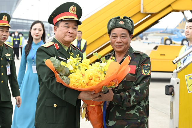 76 thành viên đoàn Quân đội nhân dân Việt Nam về nước an toàn - Ảnh 3.