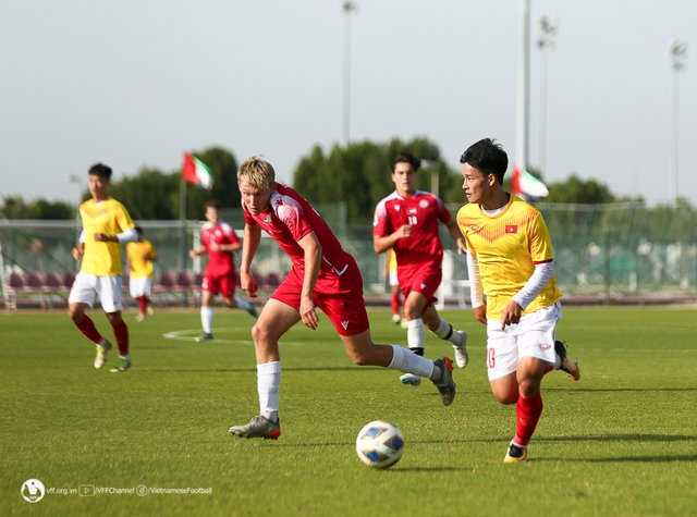 U.20 Việt Nam để thua đáng tiếc Dubai City FC trước thềm VCK châu Á 2023 - Ảnh 2.