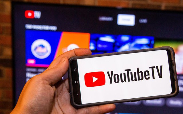 Youtuber Việt Nam sẽ bị đánh thuế bản quyền nặng nếu không có hồ sơ tại Mỹ - Ảnh 1.