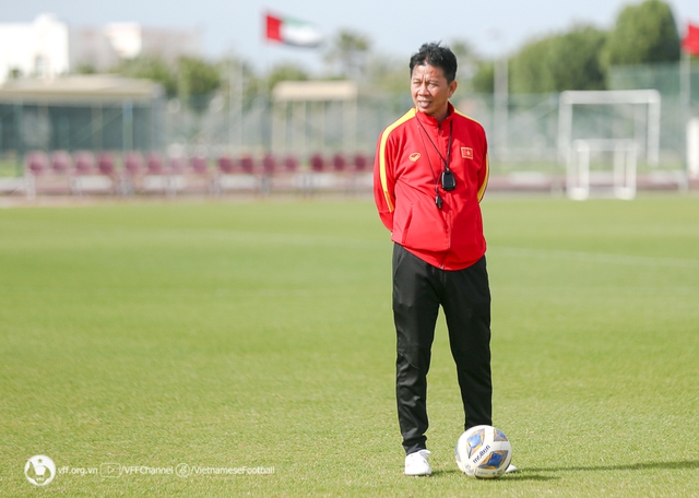 HLV Hoàng Anh Tuấn 'bối rối' chưa biết chọn cầu thủ nào dự giải U.20 châu Á - Ảnh 1.