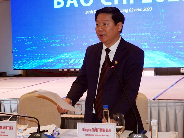 Thứ trưởng Bộ TT-TT Nguyễn Thanh Lâm phát biểu