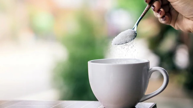 Phát hiện mới: Uống cà phê cùng đường vào buổi sáng giúp giảm cân - Ảnh 1.