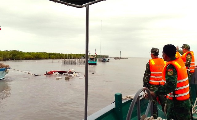 Cà Mau: chìm tàu cá trên biển một ngư dân mắc kẹt trong hầm máy tử vong - Ảnh 2.