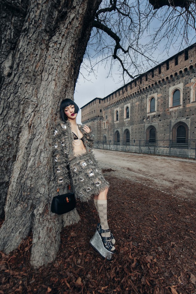 Châu Bùi mặc quyến rũ bất chấp trời lạnh dự show Gucci Thu Đông 2023 - Ảnh 3.