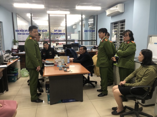 Phát hiện thêm lãnh đạo 2 trung tâm đăng kiểm ở Hà Nội nhận hối lộ - Ảnh 2.