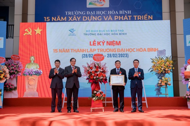 Trường đại học Hòa Bình kỷ niệm 15 năm ngày thành lập - Ảnh 1.