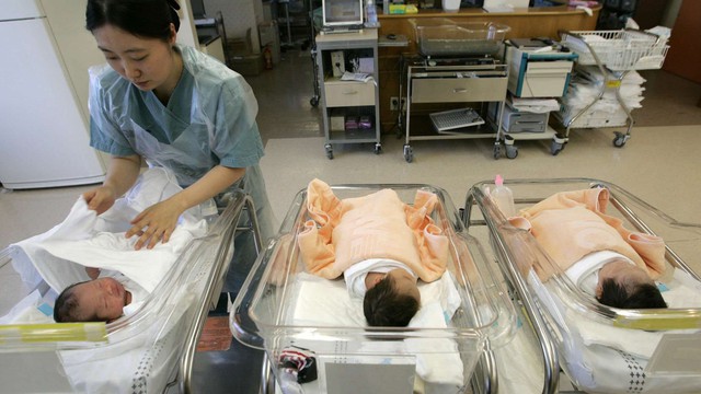 Tỷ lệ sinh con của phụ nữ Hàn Quốc đang ở mức thấp kỷ lục