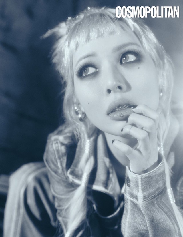 Bộ ảnh kỷ niệm 16 năm debut của HyunA mang đầy chất rock và nổi loạn - Ảnh 6. Bộ ảnh kỷ niệm 16 năm debut của HyunA mang đầy chất rock và nổi loạn - Ảnh 6.