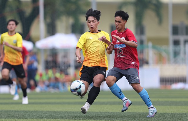 Giải bóng đá Thanh Niên Sinh viên Việt Nam: Miền Trung căng thẳng đến phút chót - Ảnh 2.
