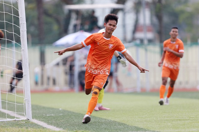 Giải bóng đá Thanh Niên Sinh viên Việt Nam: Miền Trung căng thẳng đến phút chót - Ảnh 4.