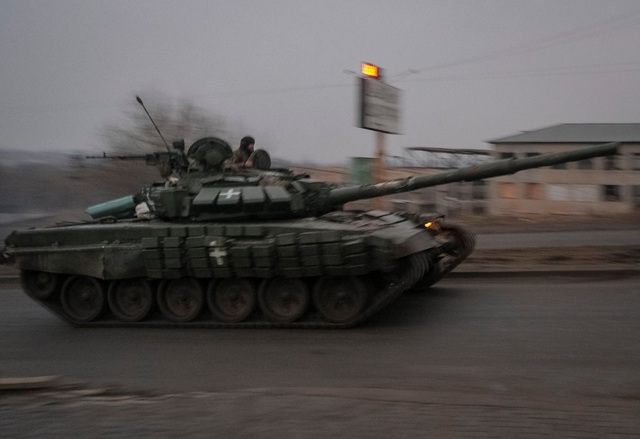 Xe tăng của Ukraine tai Bakhmut ngày 27.2