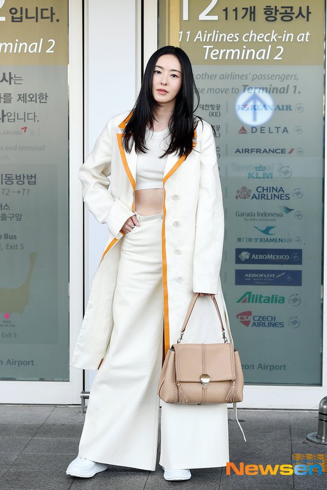 Outfit sân bay của Jisoo gây choáng khi lên tới nửa tỷ đồng - Ảnh 8.