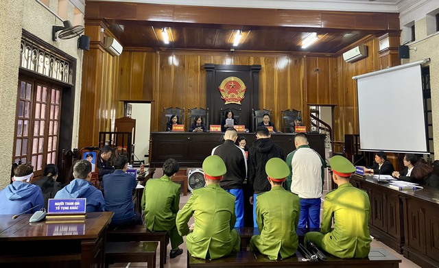 Xét xử kẻ đâm chết nam sinh lớp 10 ở Hải Dương - Ảnh 1. Xét xử kẻ đâm chết nam sinh lớp 10 ở Hải Dương - Ảnh 1.