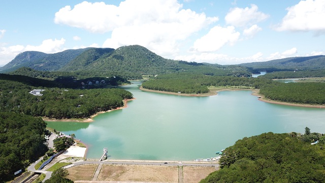 Lâm Đồng từ chối dự án thủy điện ở thắng cảnh hồ Tuyền Lâm - Ảnh 1.