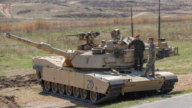 Giáp xe tăng Abrams của Ukraine và Mỹ khác nhau thế nào? - Ảnh 2.