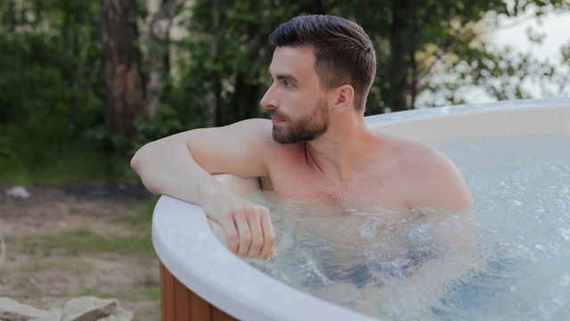 Tắm nước nóng có khiến nam giới vô sinh? - Ảnh 1.