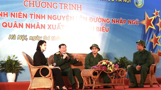 Hà Nội: 737 thanh niên có trình độ đại học, cao đẳng lên đường nhập ngũ - Ảnh 4.