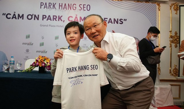 Ông Park vẫn gắn bó với bóng đá VN - Ảnh 1.