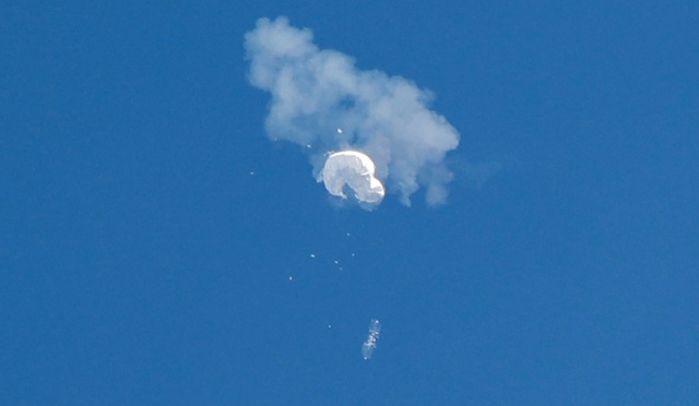 Khinh khí cầu của Trung Quốc bị bắn trên bầu trời Mỹ ngày 4.2