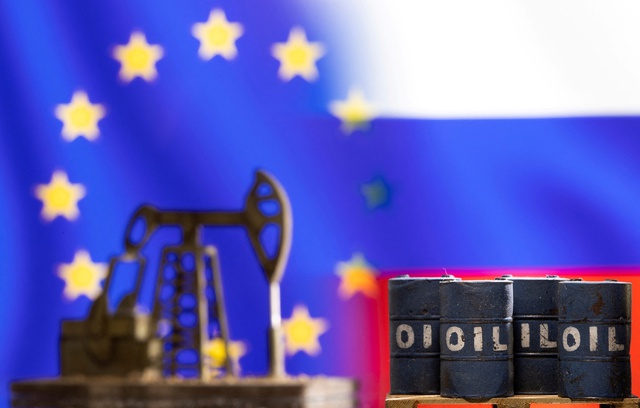 EU- G7 cấm vận sản phẩm từ dầu mỏ Nga: Lợi hại khó đoán định - Ảnh 1.