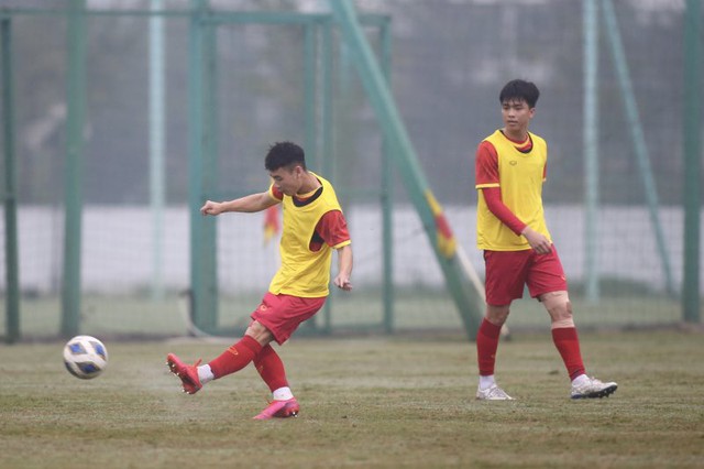 Đội tuyển U.20 Việt Nam tích cực tập luyện chuẩn bị cho VCK châu Á 2023 - Ảnh 3.