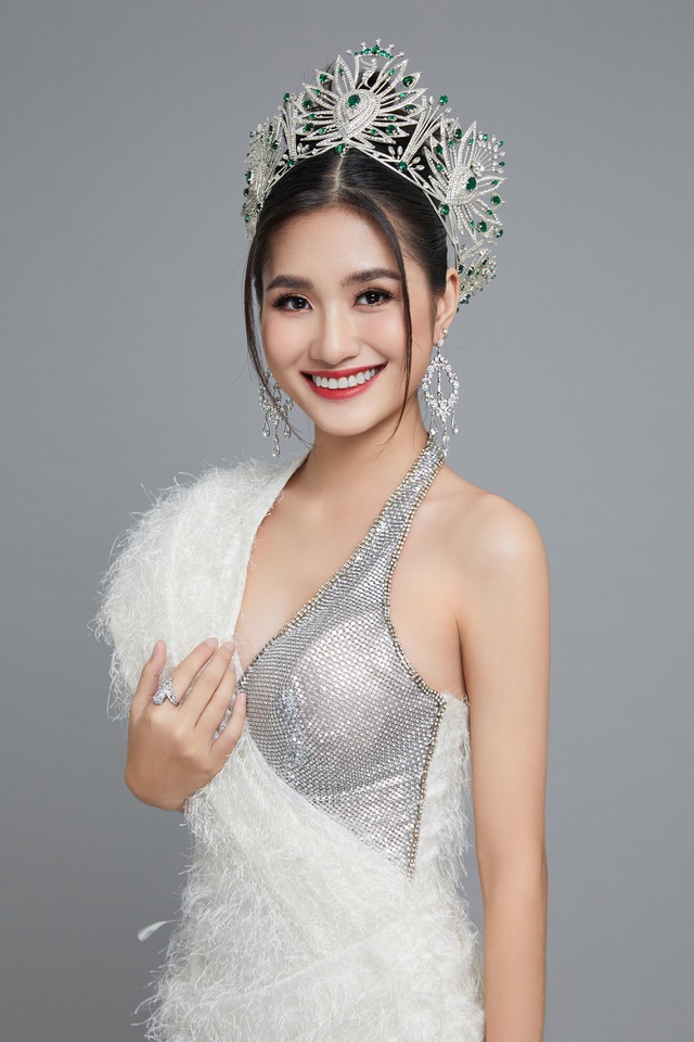 Nhan sắc người đẹp 19 tuổi thi Hoa hậu Môi trường Thế giới - Ảnh 1.