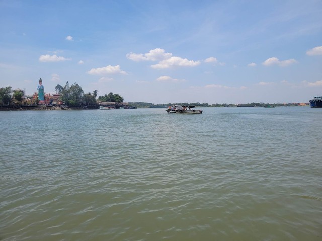 Vụ chìm thuyền chở người đi chùa trên sông Đồng Nai: TP.HCM chưa cấp phép hoạt động - Ảnh 3.