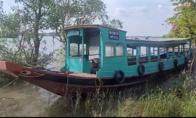 Công an TP. Biên Hòa thụ lý vụ chìm thuyền chở người đi chùa trên sông ĐồngNai - Ảnh 1.