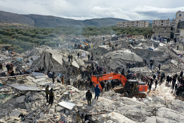 Kéo căng nỗ lực cứu hộ trong lúc hơn 7.800 người tử vong vì động đất - Ảnh 3.