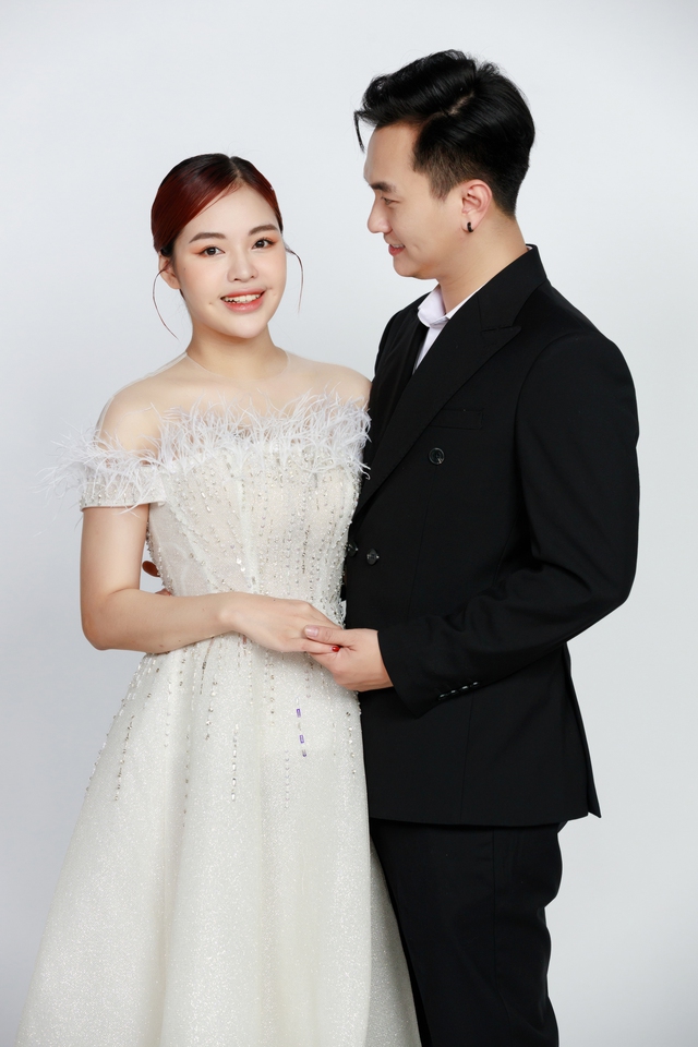 Diễn viên Anh Tuấn tiết lộ cuộc sống hôn nhân với vợ trẻ xinh đẹp - Ảnh 2.