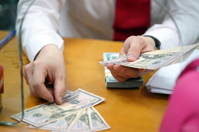 Giá USD hôm nay 6.11.2023: Thị trường tự do giao dịch thấp hơn ngân hàng - Ảnh 1. Giá USD hôm nay 6.11.2023: Thị trường tự do giao dịch thấp hơn ngân hàng - Ảnh 1.