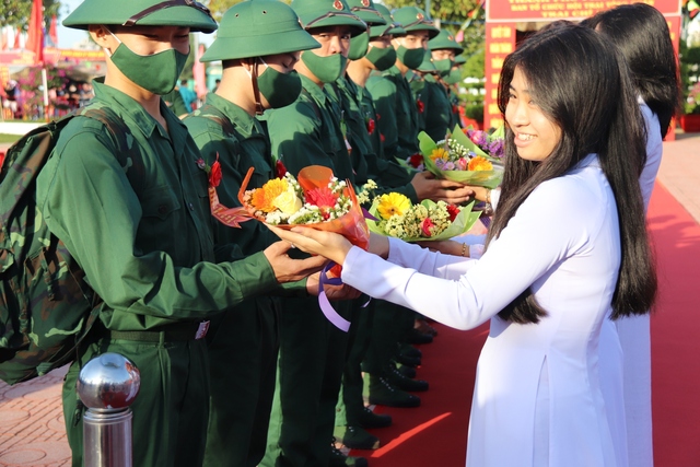 Bình Thuận: Hơn 1.600 thanh niên lên đường nhập ngũ - Ảnh 3.