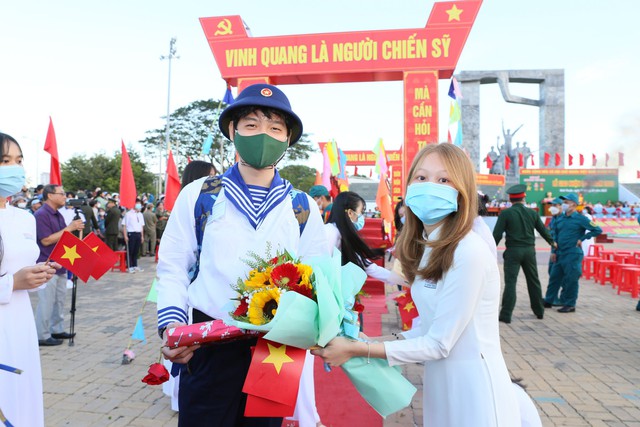 Ninh Thuận 1.115 thanh niên lên đường nhập ngũ - Ảnh 3.