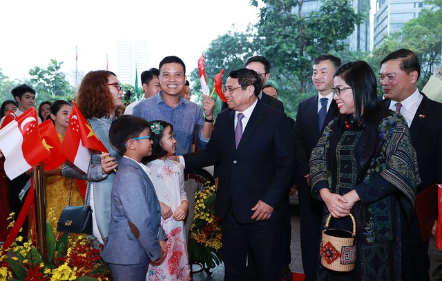 Gặp Thủ tướng tại Singapore, giáo sư Việt hiến kế '9 năm làm một Điện Biên' - Ảnh 1.