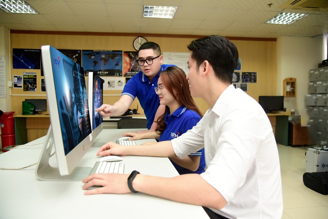 Trường ĐH Việt Pháp tổ chức cho thí sinh thi đánh giá năng lực để tuyển sinh - Ảnh 1.
