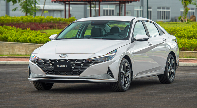 Lỗi dây an toàn, Hyundai Elantra thế hệ mới tại Việt Nam 'lãnh án' triệu hồi - Ảnh 4.