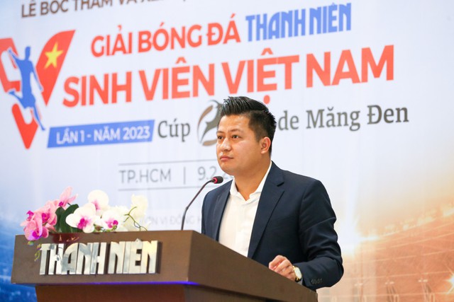 TGĐ Công ty Cổ phần Café Măng Đen Nguyễn Ngọc Khánh tại lễ bốc thăm và xếp lịch thi đấu vòng loại giải bóng đá Thanh Niên Sinh viên Việt Nam lần 1 năm 2023 - Cúp Café de Măng Đen