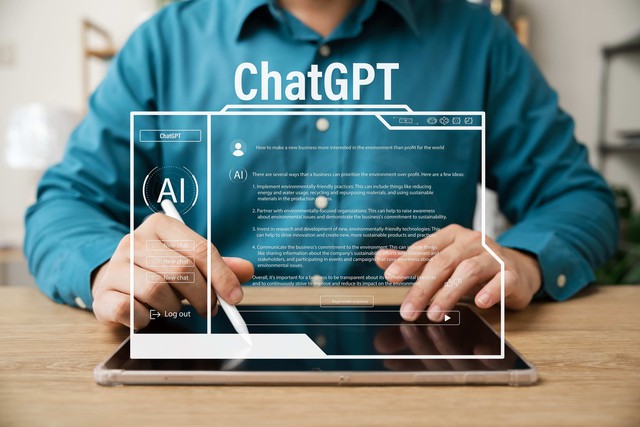 ChatGPT như sự xuất hiện máy tính cầm tay cách đây hàng chục năm - Ảnh 2.
