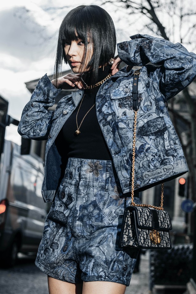 Jisoo BlackPink, Châu Bùi mặc ấn tượng dự show Dior Thu Đông 2023 - Ảnh 4.