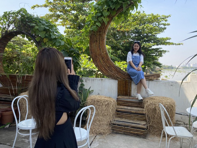 Những quán cà phê không thể bỏ qua khi cần tránh nóng, chụp hình “sống ảo” - Ảnh 1. Những quán cà phê không thể bỏ qua khi cần tránh nóng, chụp hình “sống ảo” - Ảnh 1.