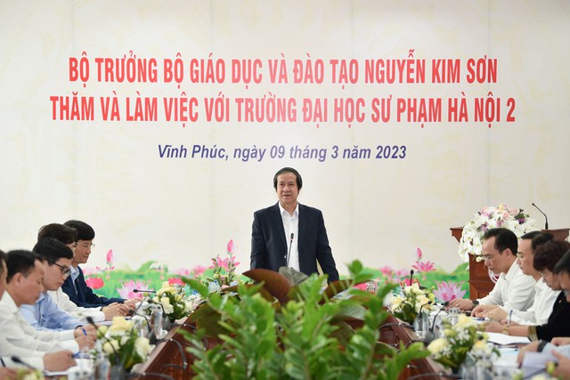 Bộ trưởng GD-ĐT: Sự tham gia của trường sư phạm vào đổi mới còn rất 'vừa phải'   - Ảnh 1.