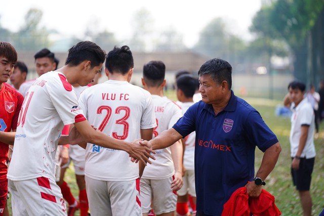 Đại học Văn Lang thử sức với đội trẻ chuyên nghiệp 'làm nóng' trận ra quân   - Ảnh 2.