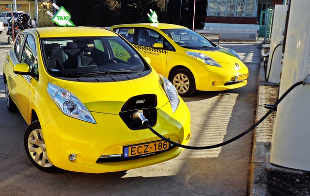 Nhiều tài xế taxi trên thế giới chuyển sang dùng xe điện   - Ảnh 5.