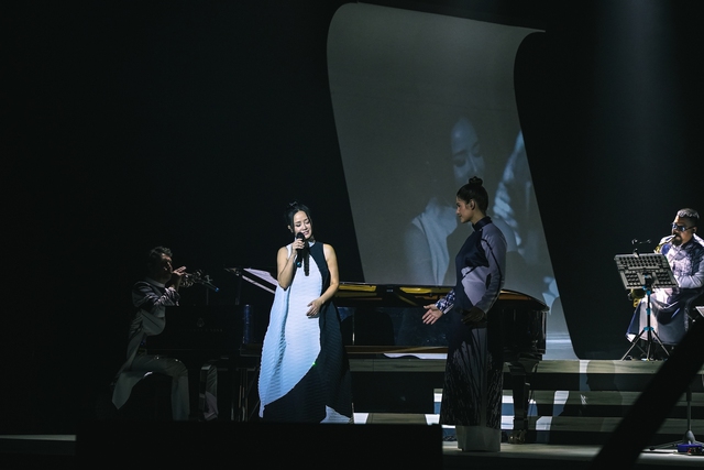 Hồng Nhung xúc động và thăng hoa trong Live Concert ‘Bống là ai?’ hát nhạc Trịnh  - Ảnh 6.